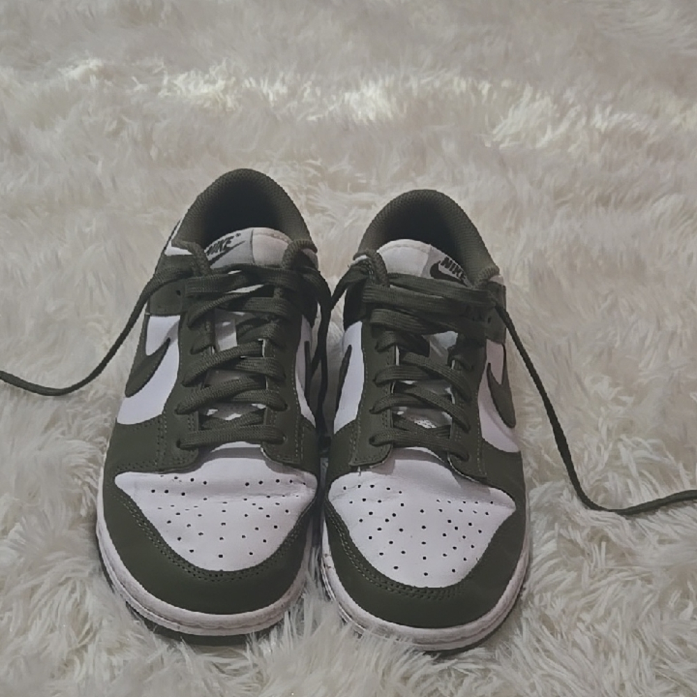 Nike Green and White Low-Top Sneakers